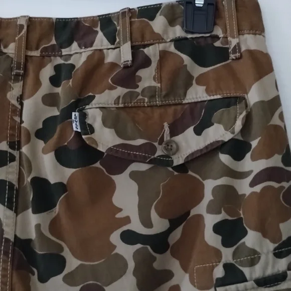 Levi's camo cargo shorts brown green size 36 men utility outdoors active casual - Picture 6 of 13